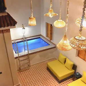 Azra Marrakech بيت ضيافة